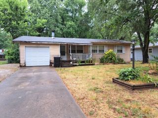 Foreclosed Home - 1329 W BROADMOOR ST, 65807