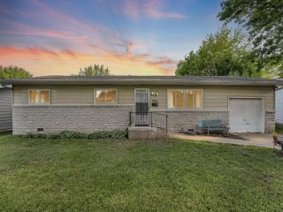 Foreclosed Home - 3232 W CRESTVIEW ST, 65807