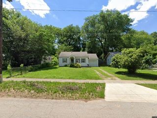 Foreclosed Home - 1639 S ROBBERSON AVE, 65807