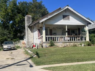 Foreclosed Home - 1105 S DOUGLAS AVE, 65807