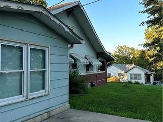 Foreclosed Home - 121 N 13TH ST, 66002
