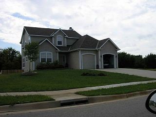 Foreclosed Home - 209 HILLSIDE DR, 66006
