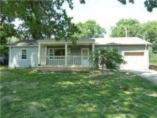 Foreclosed Home - 417 S BLUEGRASS DR, 66012