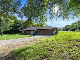 Foreclosed Home - 18675 COUNTY LINE RD, 66021