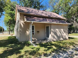 Foreclosed Home - 224 W MAIN ST, 66030
