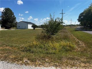 Foreclosed Home - 2 TAMARACK LN, 66040