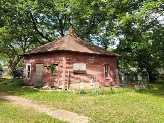 Foreclosed Home - 623 5TH ST, 66042
