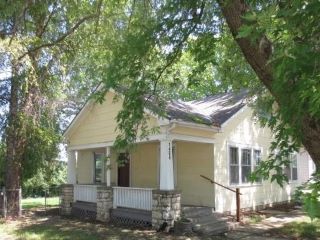 Foreclosed Home - 1408 SPRUCE ST, 66048