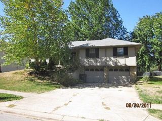 Foreclosed Home - 521 S VALLEY RD, 66061