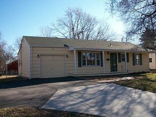 Foreclosed Home - 300 S RIDGEVIEW RD, 66061