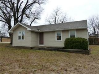 Foreclosed Home - 401 N MARION ST, 66061