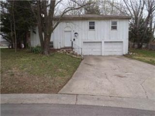Foreclosed Home - 811 S MONTCLAIRE DR, 66061