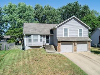 Foreclosed Home - 1004 E COTHRELL ST, 66061