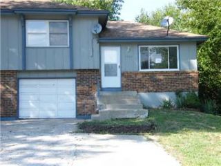 Foreclosed Home - 1722 E PENROSE LN, 66062