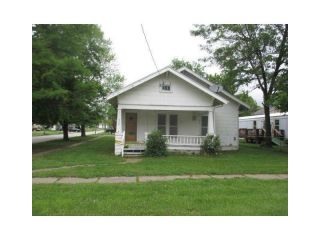 Foreclosed Home - 338 Walnut Ave, 66064