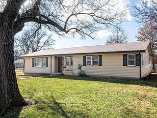 Foreclosed Home - 1444 S MAPLE ST, 66067