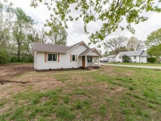 Foreclosed Home - 1004 E 7TH ST, 66067