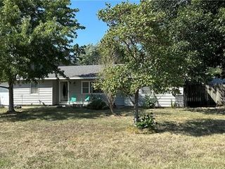 Foreclosed Home - 403 W 19TH ST, 66067