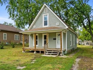 Foreclosed Home - 210 S MAPLE ST, 66067
