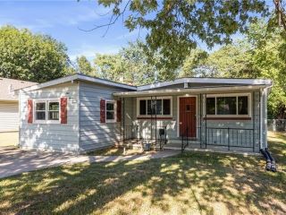 Foreclosed Home - 927 S CYPRESS ST, 66067