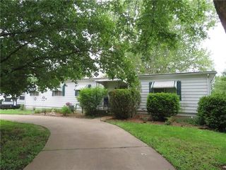 Foreclosed Home - 410 S HOSPITAL DR, 66071