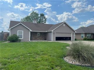 Foreclosed Home - 810 N CHESTNUT DR, 66086