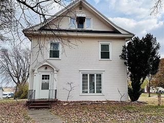 Foreclosed Home - 304 N 1ST ST, 66087