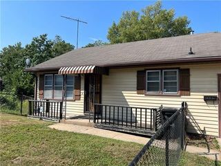 Foreclosed Home - 82 S 15TH ST, 66102