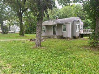 Foreclosed Home - 2727 S 39TH ST, 66106