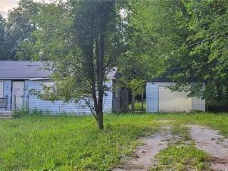 Foreclosed Home - 7040 BERRY RD, 66106