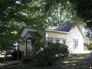 Foreclosed Home - 12118 LEAVENWORTH RD, 66109