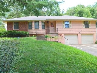 Foreclosed Home - 2324 N 68TH PL, 66109