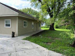 Foreclosed Home - 408 S 79TH ST, 66111