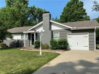 Foreclosed Home - 7524 GRANDVIEW LN, 66204