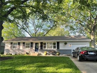 Foreclosed Home - 6001 W 76TH ST, 66208