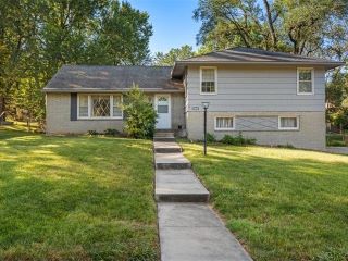 Foreclosed Home - 5409 W 79TH ST, 66208