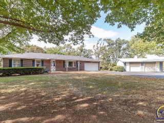 Foreclosed Home - 6141 SE SHAWNEE DR, 66409