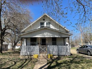 Foreclosed Home - 205 E 8TH ST, 66411