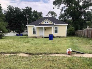 Foreclosed Home - 805 W 11TH ST, 66441