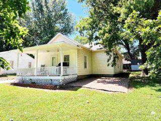 Foreclosed Home - 215 WALNUT ST, 66547