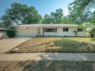 Foreclosed Home - 1736 SW CHEYENNE RD, 66604