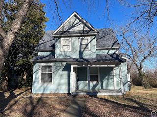 Foreclosed Home - 1210 SE 23RD ST, 66605