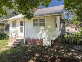 Foreclosed Home - 307 SW QUINTON AVE, 66606