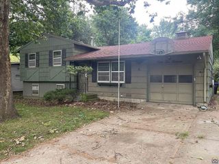Foreclosed Home - 5213 SW 27TH TER, 66614