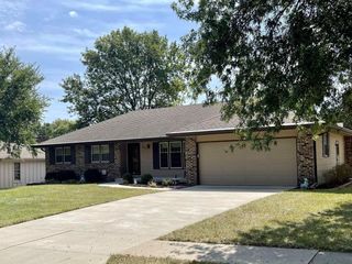 Foreclosed Home - 5819 SW 27TH ST, 66614
