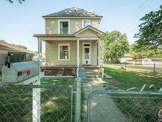 Foreclosed Home - 845 NE OAKLAND AVE, 66616