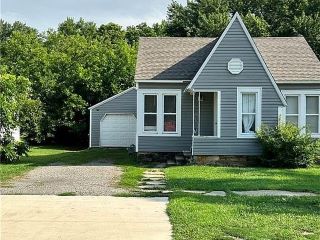 Foreclosed Home - 525 W SYCAMORE ST, 66725