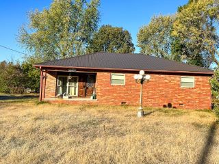 Foreclosed Home - 1303 N INDIANA AVE, 66725