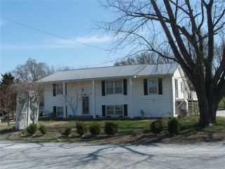 Foreclosed Home - 919 N 10TH ST, 66748