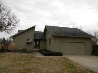 Foreclosed Home - 1704 E 4TH ST, 66762